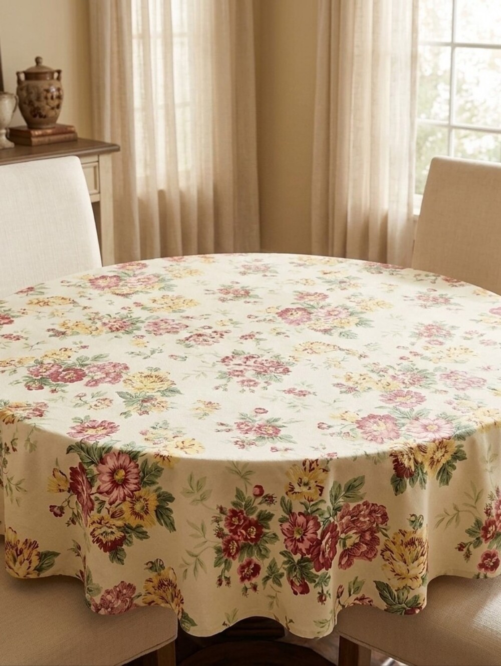 New American Living 70-in round tablecloth, Seaview Floral print, 100% cotton